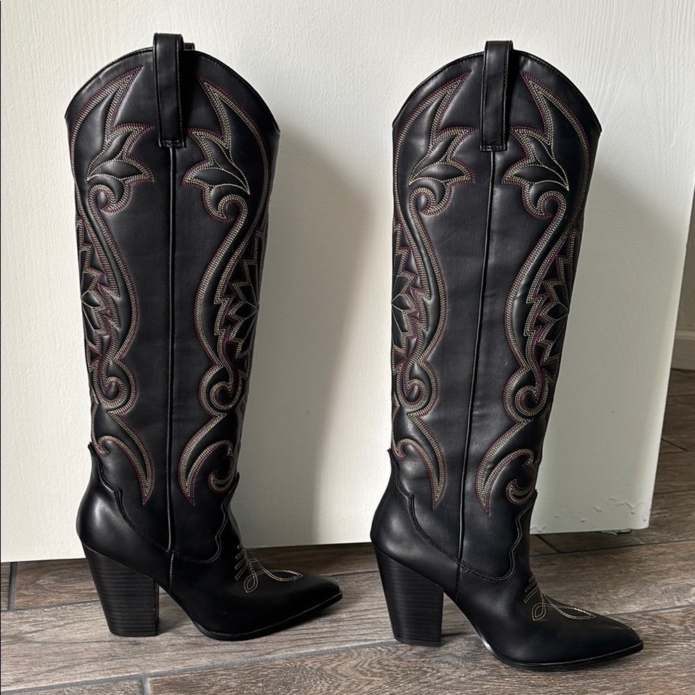 Steve Madden Black Lasso Boots